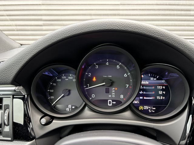 Certified 2026 Porsche Macan AWD/4WD image 17