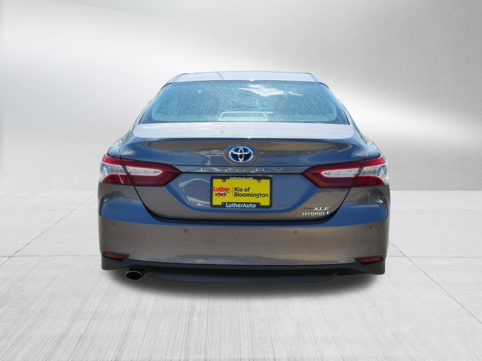 Used 2018 Toyota Camry XLE FWD image 6