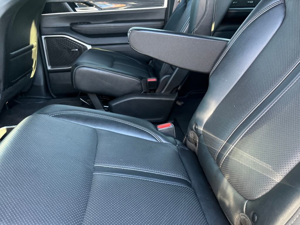 Used 2022 Jeep Wagoneer Series III w/ Flexible Seating Group image 19