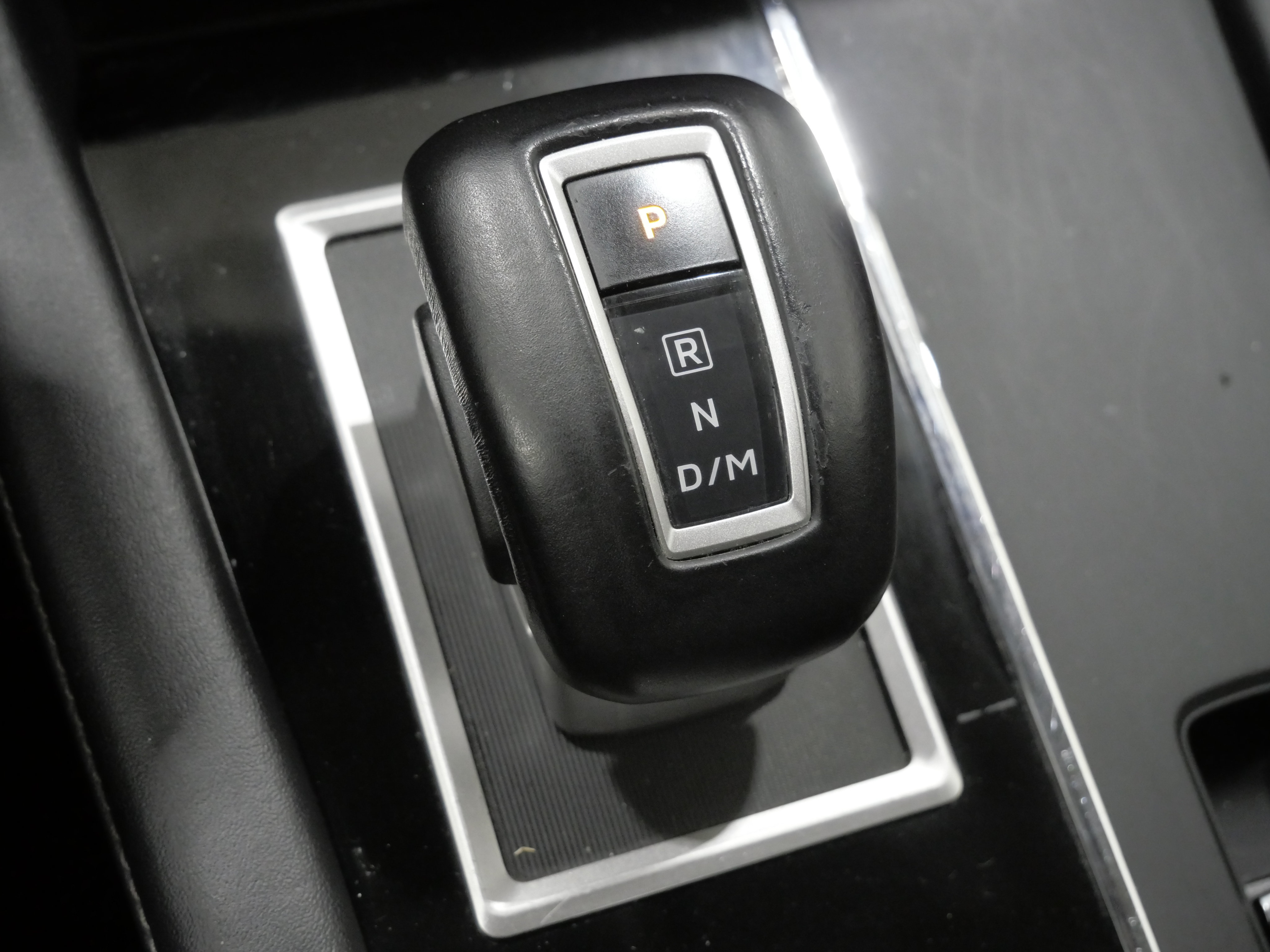 Used 2024 Mitsubishi Outlander AWD image 23