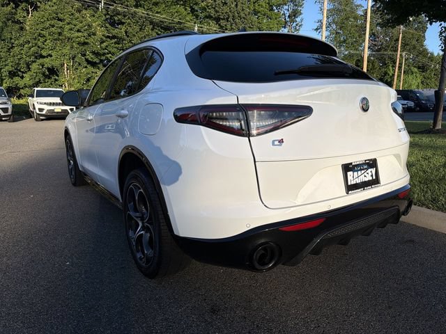 Used 2024 Alfa Romeo Stelvio Veloce AWD/4WD image 6