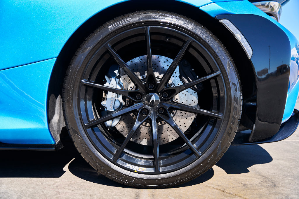 Used 2021 McLaren 765LT RWD image 22