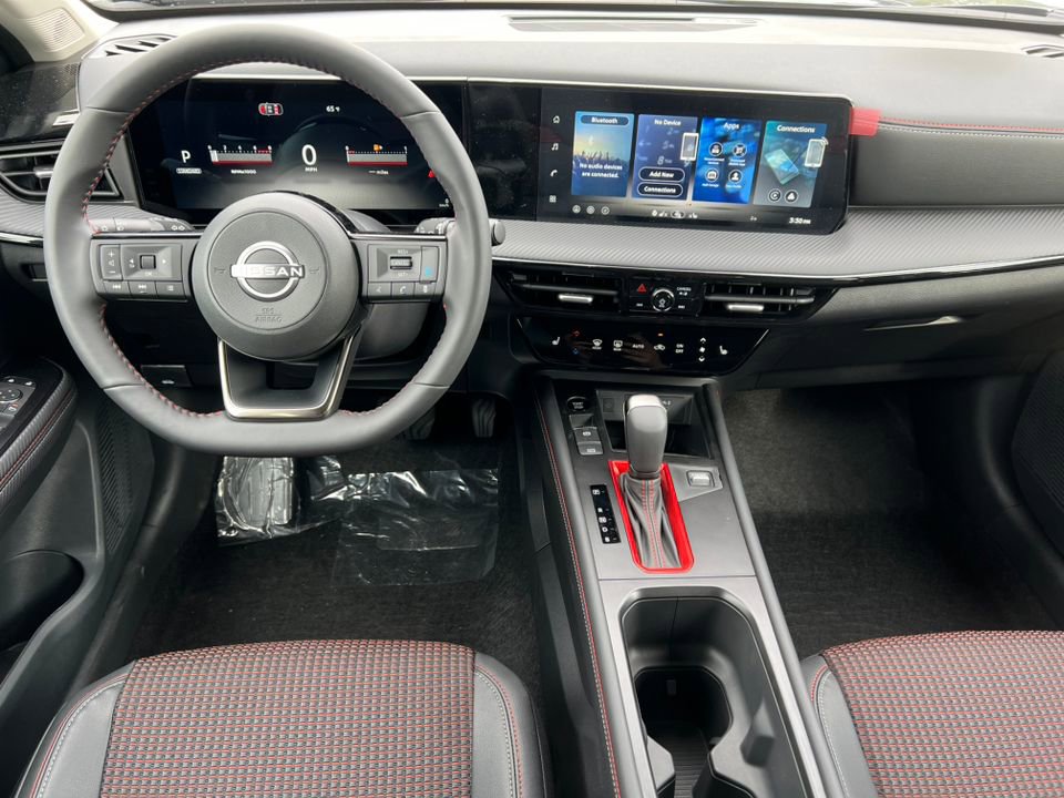 New 2026 Nissan Kicks SR w/ SR Premium Package image 3