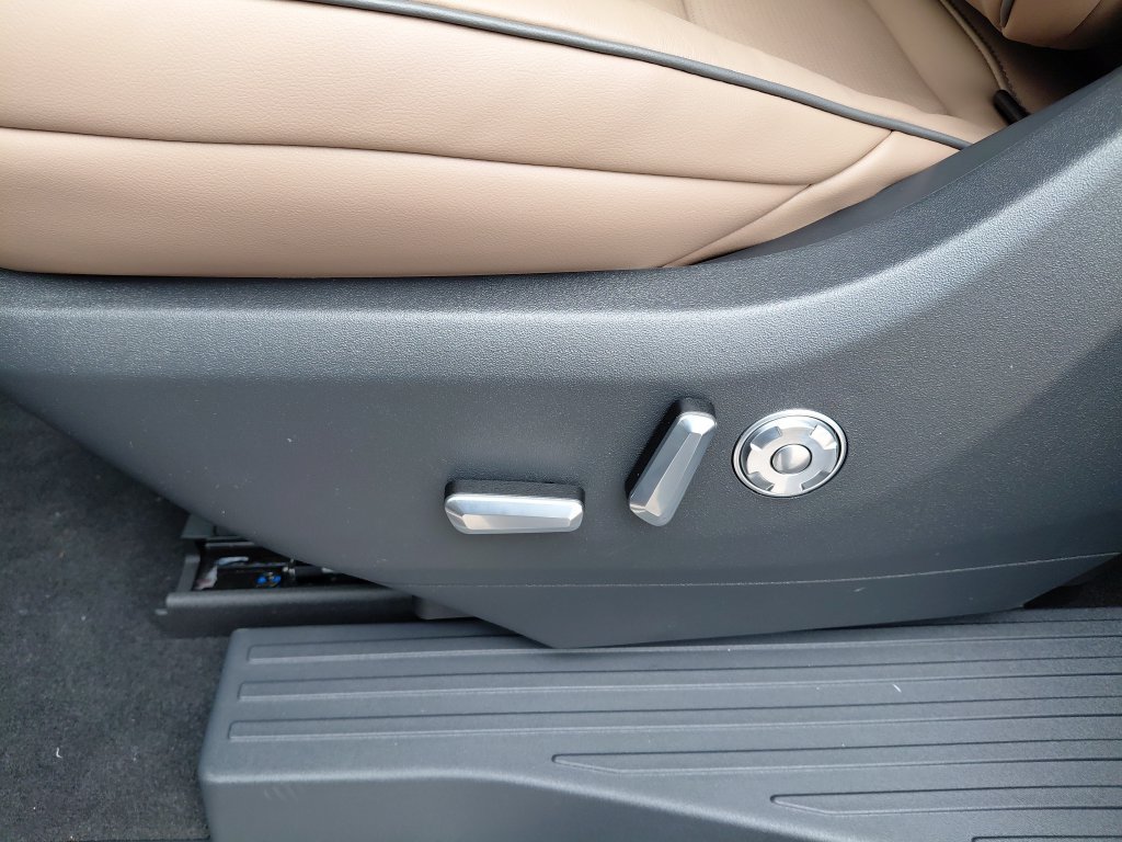 New 2026 Lincoln Navigator L Black Label AWD/4WD image 26