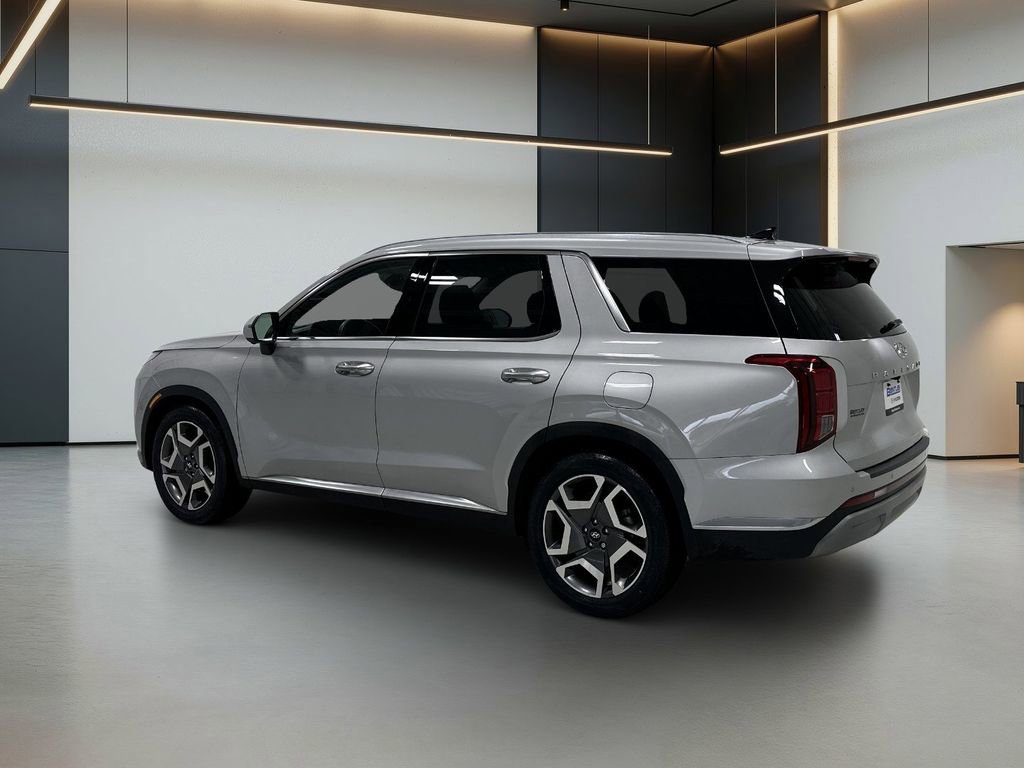 Used 2023 Hyundai Palisade Limited FWD image 3