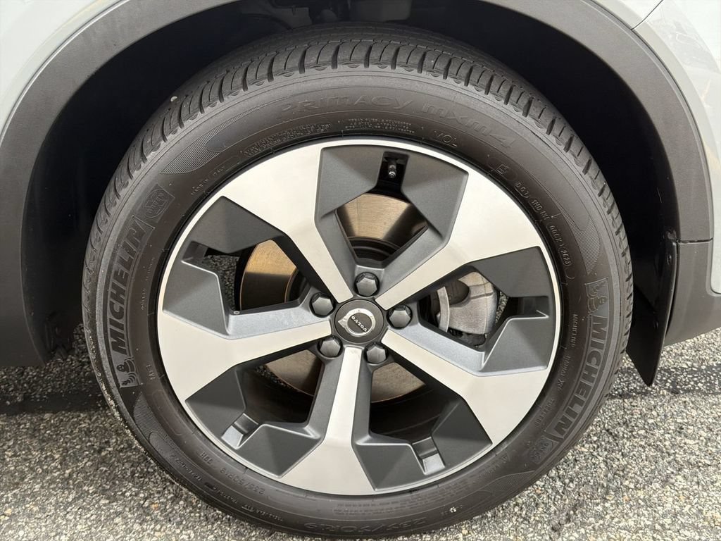 Certified 2024 Volvo XC40 B5 Plus w/ Climate Package AWD/4WD image 13