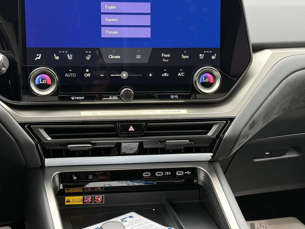 Used 2026 Lexus TX 500h AWD w/ Technology Package image 12