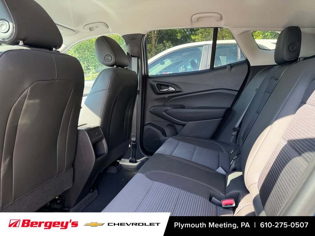 Used 2024 Chevrolet Trax LT w/ Driver Confidence Package FWD image 10