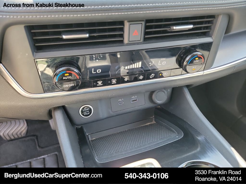 Used 2023 Nissan Rogue SV image 32