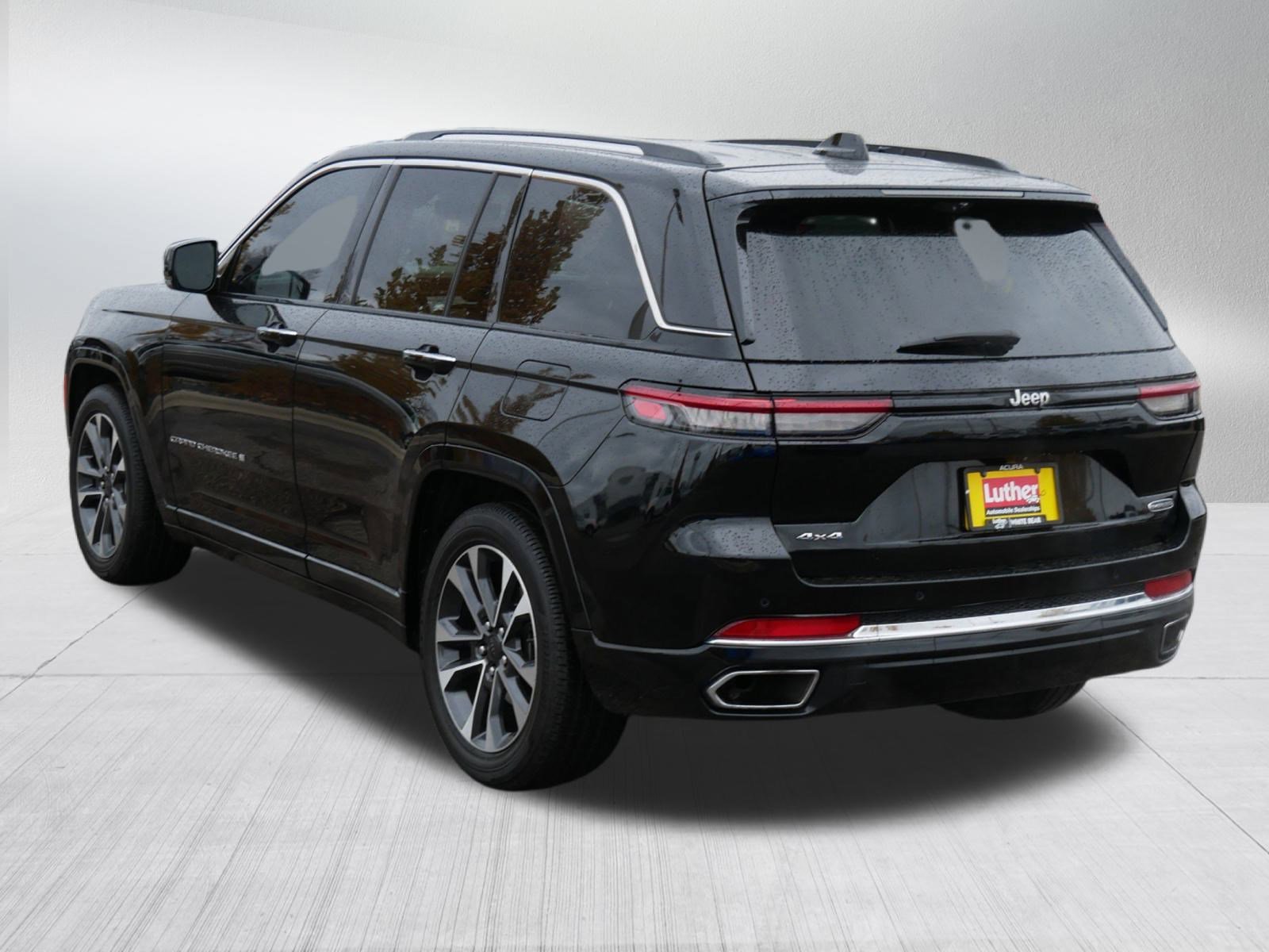 Used 2022 Jeep Grand Cherokee Overland w/ Luxury Tech Group IV image 5