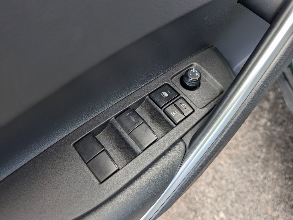 Used 2024 Toyota Corolla Cross XLE w/ Convenience Package image 16