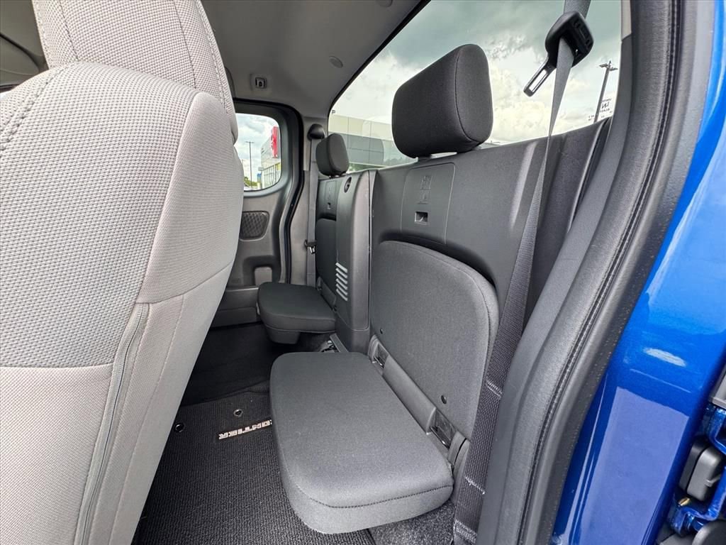 Certified 2025 Nissan Frontier SV RWD image 12