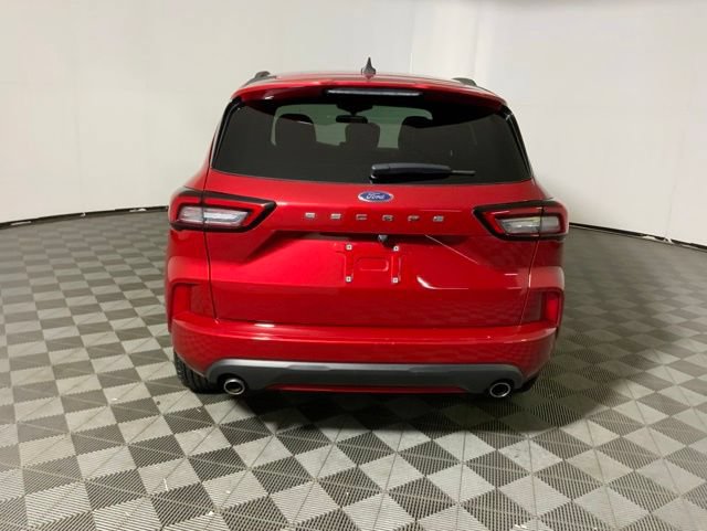 Used 2024 Ford Escape ST-Line w/ Cold Weather Package FWD image 8