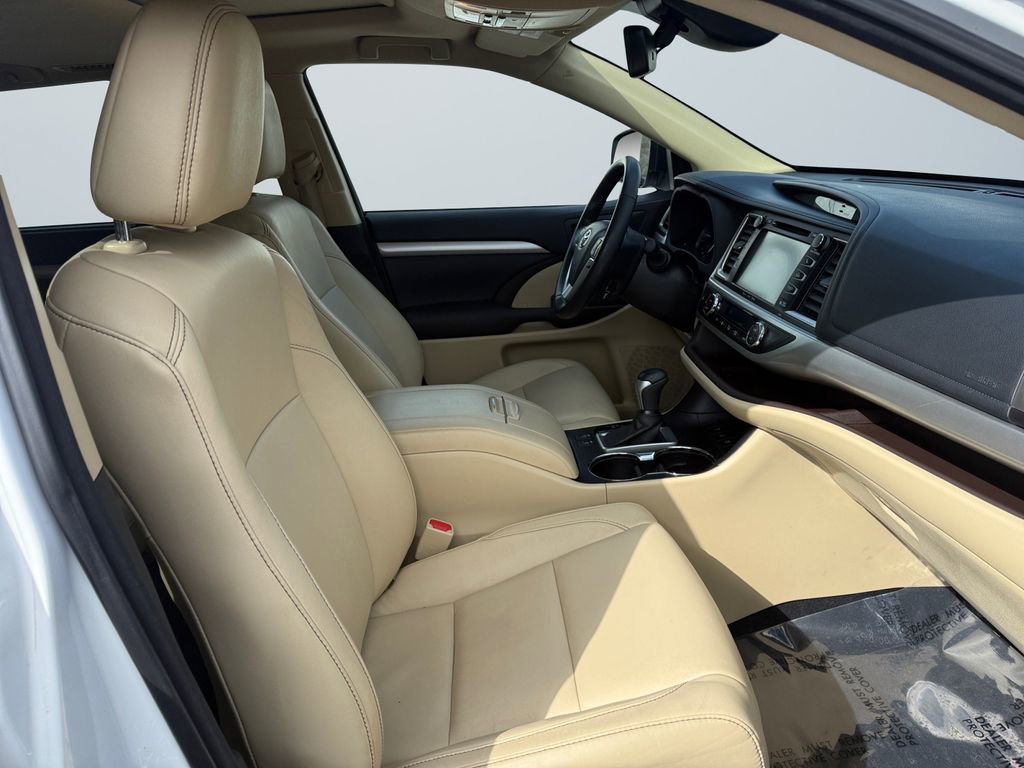 Used 2017 Toyota Highlander XLE image 15