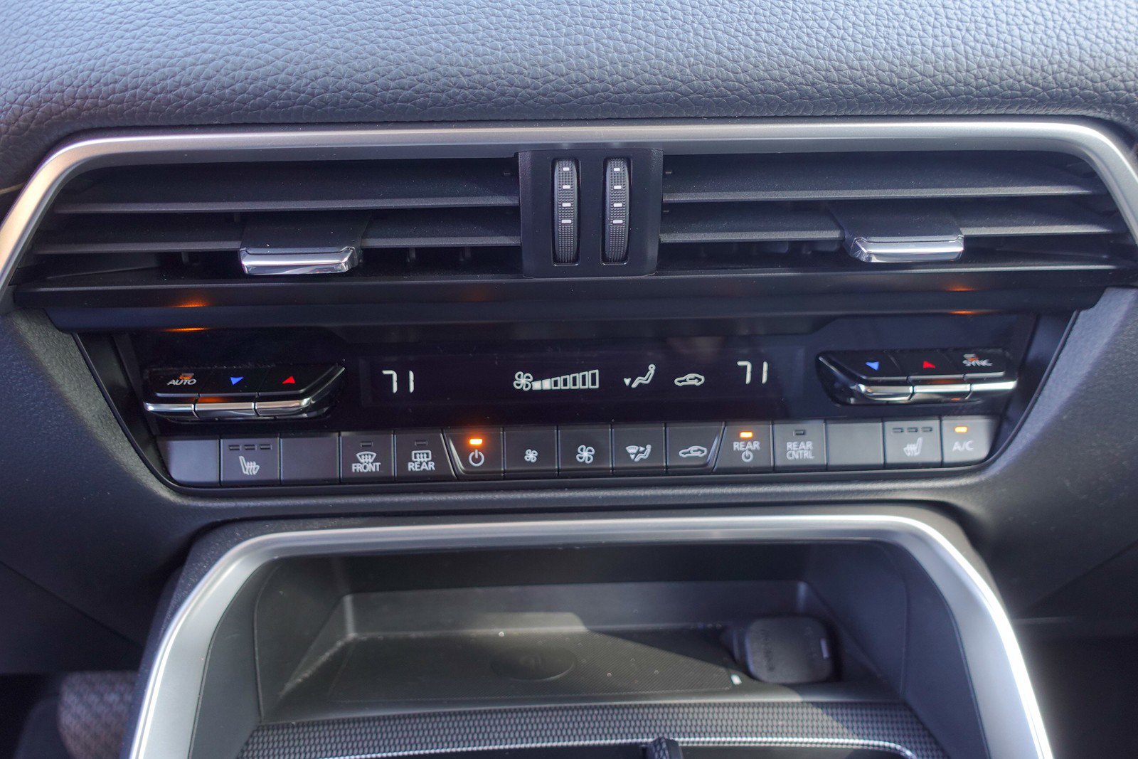 Certified 2024 MAZDA CX-90 Plug-In Hybrid w/ Premium Pkg image 19