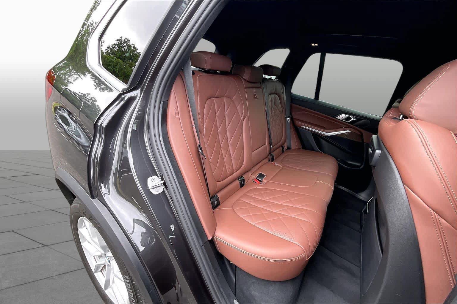 Used 2023 BMW X5 xDrive40i w/ Premium Package AWD/4WD image 19