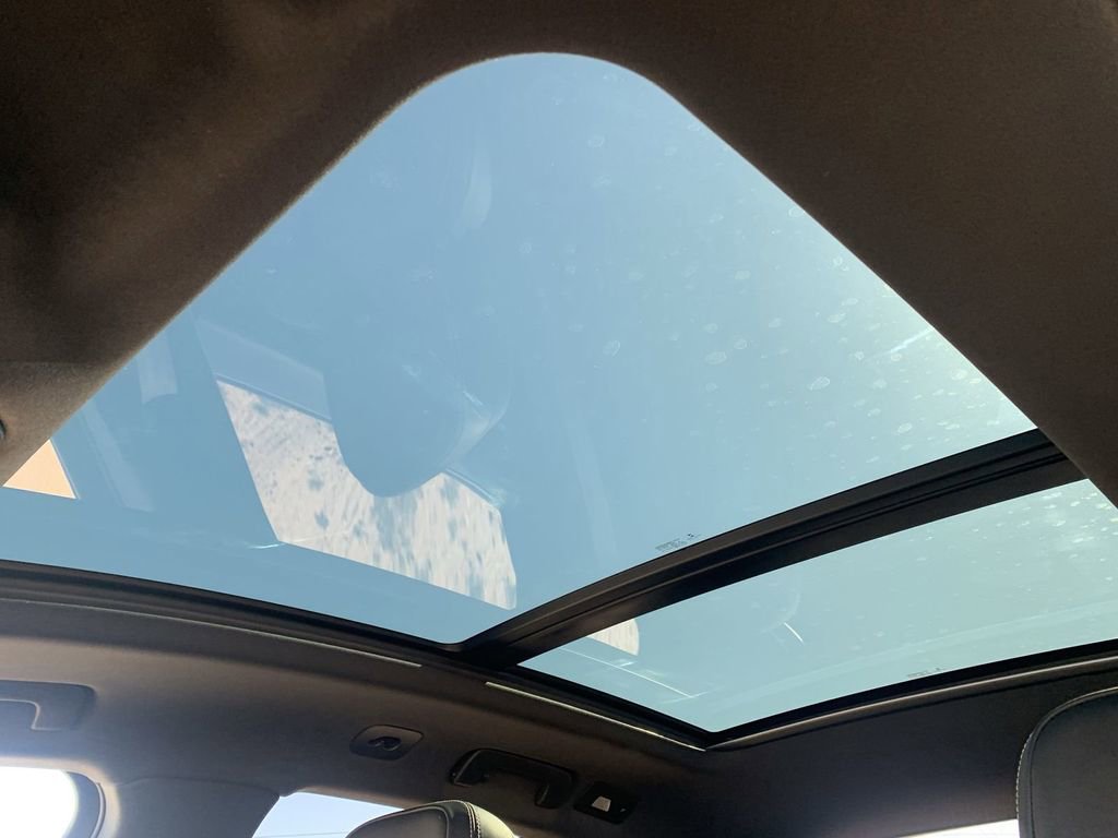 Used 2023 Porsche Macan Base image 16