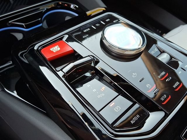 New 2026 BMW M5 w/ Carbon Package AWD/4WD image 13