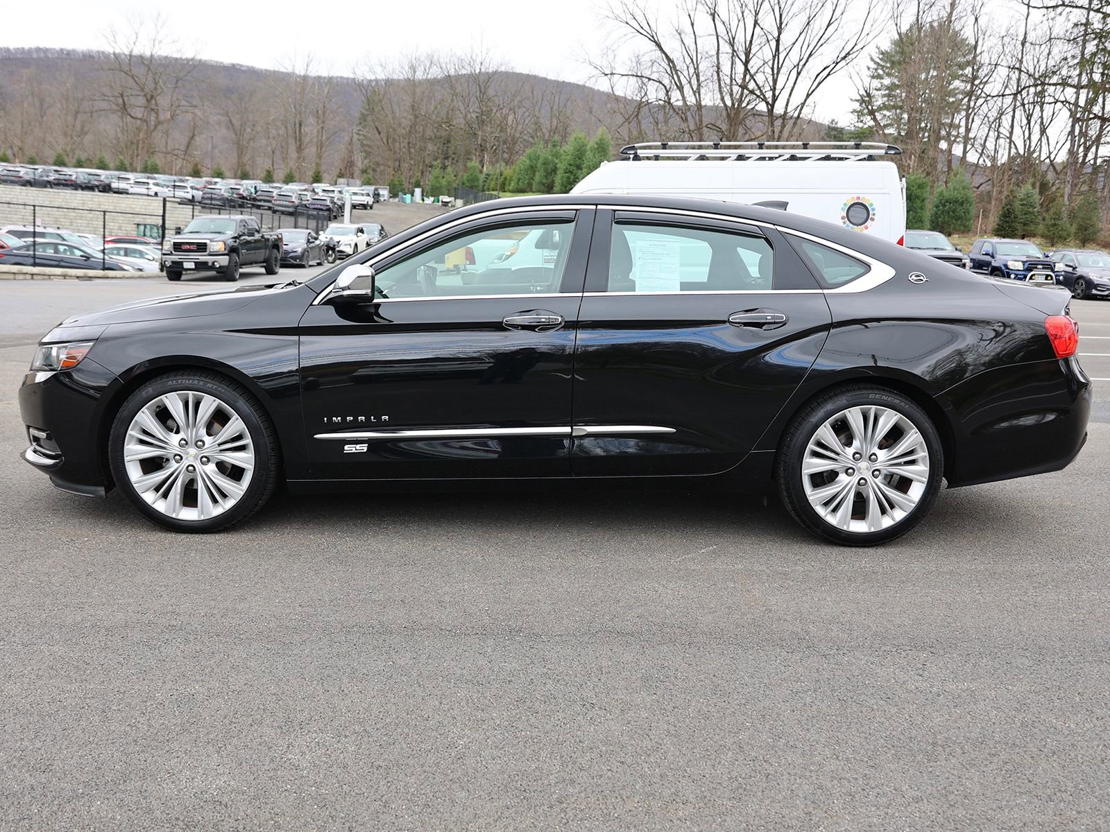 Used 2016 Chevrolet Impala LTZ w/ Enhanced Convenience Package image 4