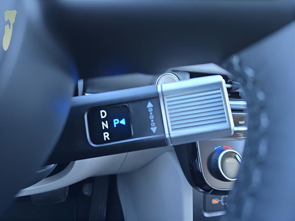 New 2025 Hyundai Tucson Limited FWD image 30