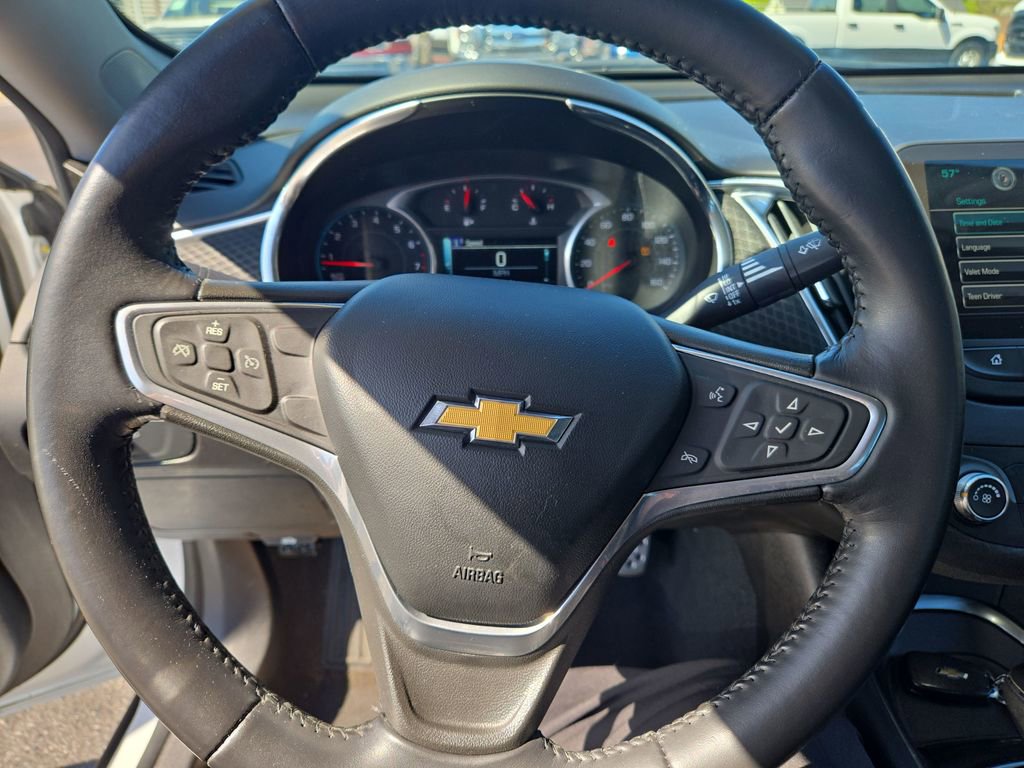 Used 2016 Chevrolet Malibu LT image 16