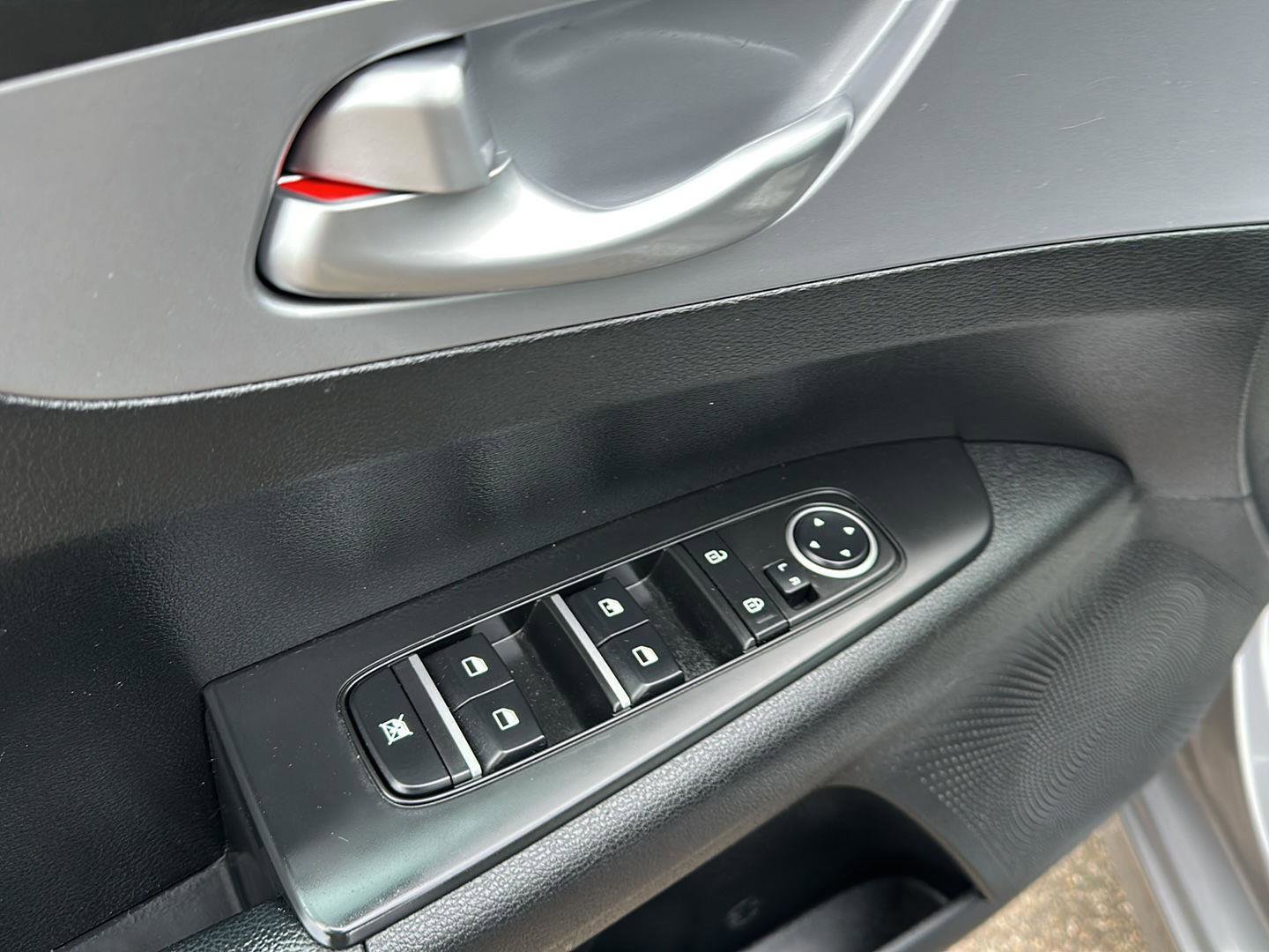 Used 2023 Kia Forte LXS image 18