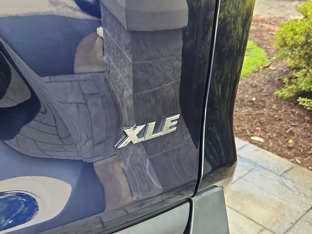 Used 2023 Toyota RAV4 XLE FWD image 30
