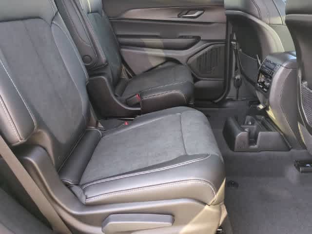 Certified 2024 Jeep Grand Cherokee L Altitude AWD/4WD image 22