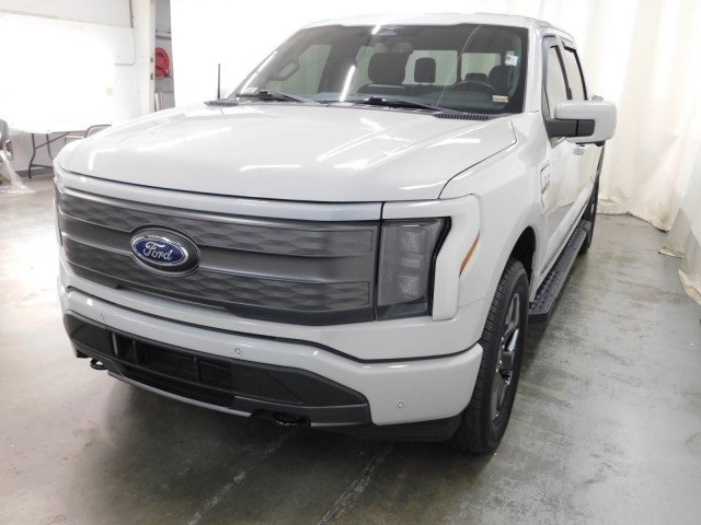 Used 2023 Ford F150 Lightning Lariat image 10