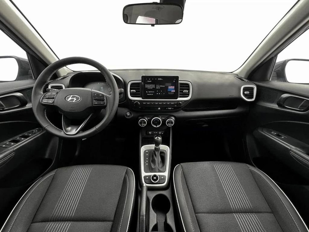 New 2025 Hyundai Venue Limited image 25