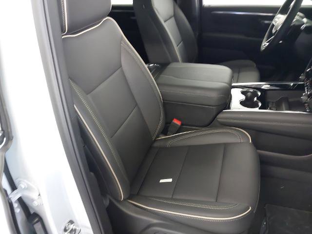 New 2026 Chevrolet Suburban Premier image 28