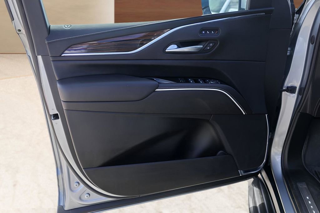 Used 2024 Cadillac Escalade ESV Premium Luxury w/ Performance Package image 25