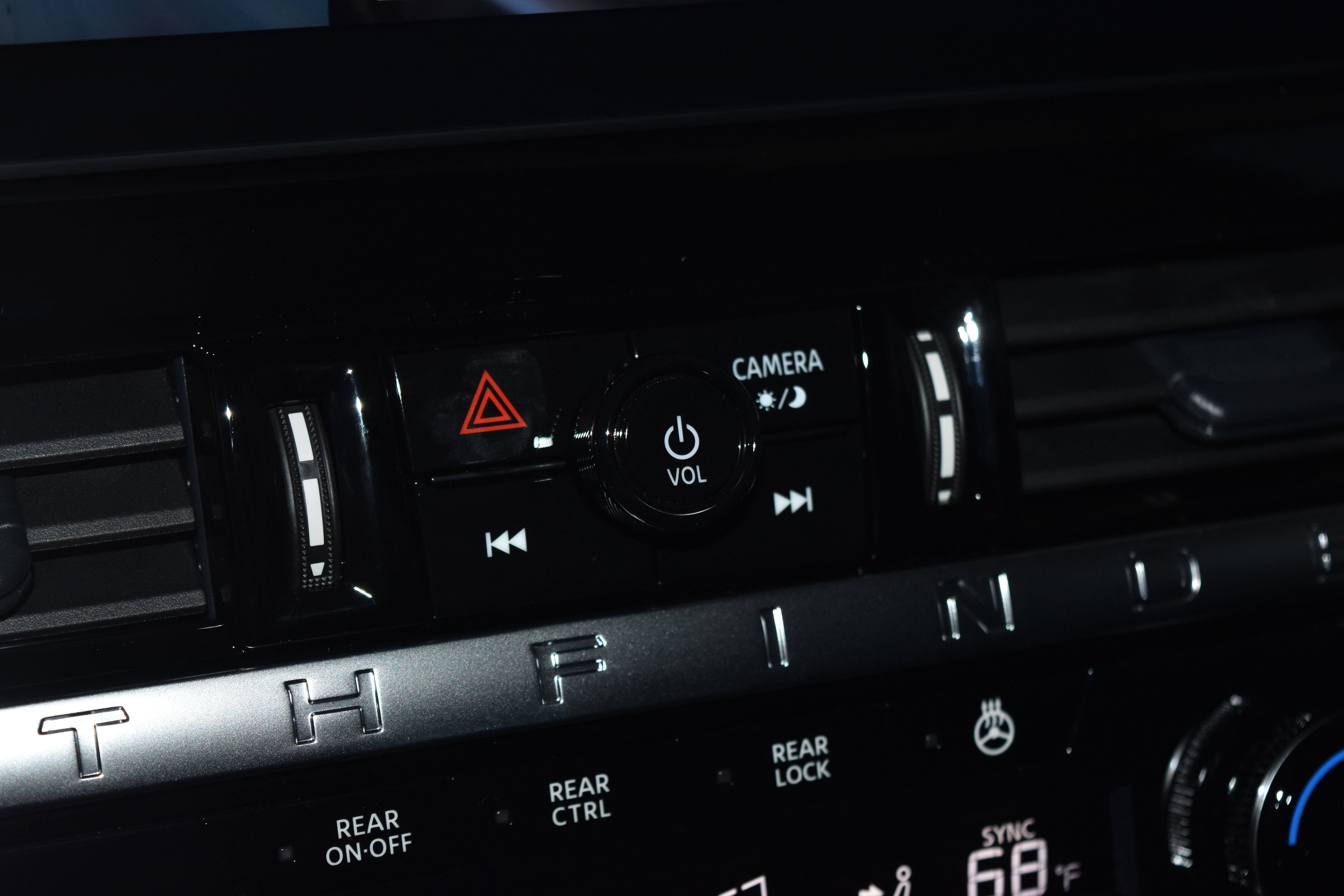 New 2026 Nissan Pathfinder SL w/ Cargo Package image 9