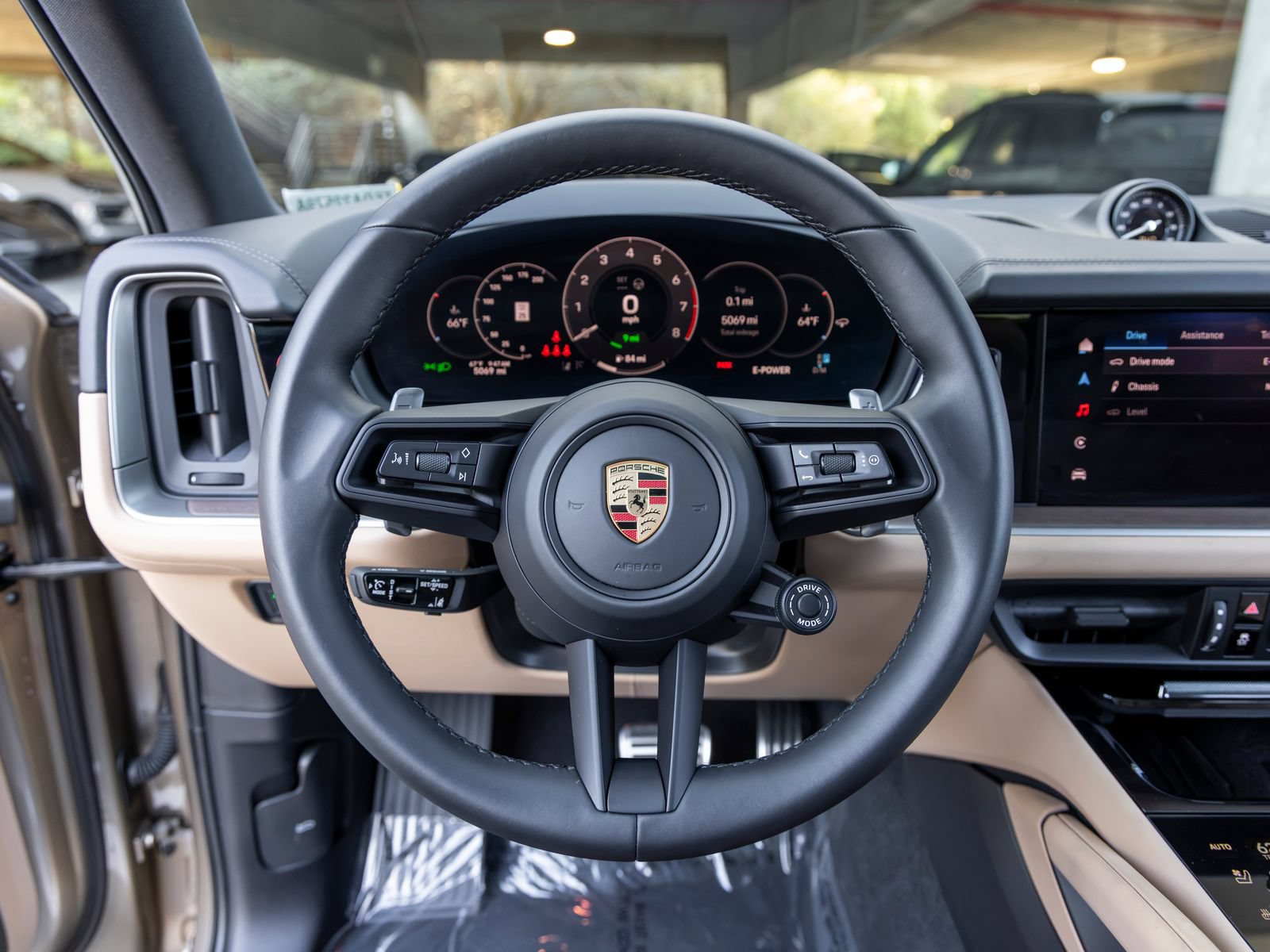Certified 2025 Porsche Cayenne S AWD/4WD image 38