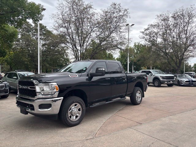 Used 2024 RAM 2500 Tradesman w/ Chrome Appearance Group AWD/4WD image 4