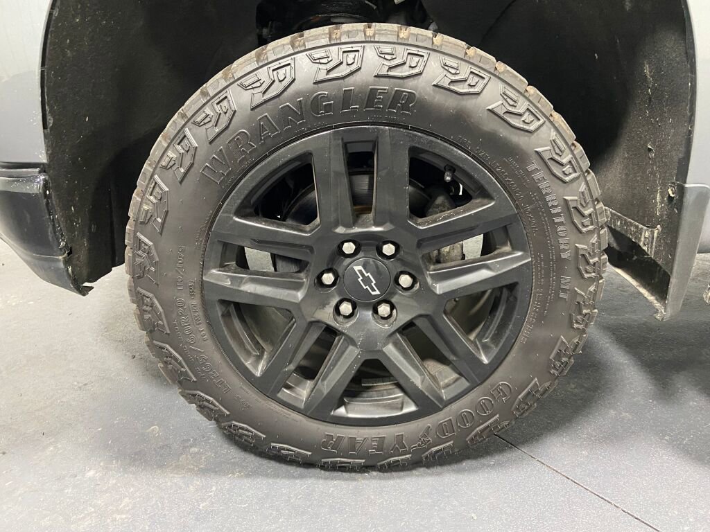 Used 2022 Chevrolet Silverado 1500 LT Trail Boss w/ LPO, Dark Essentials Package image 14