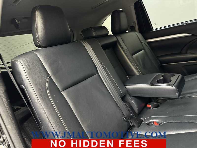 Used 2018 Toyota Highlander XLE image 21