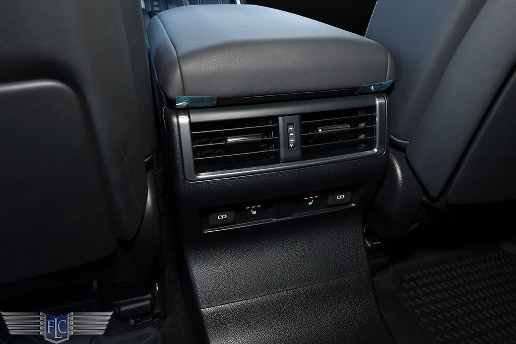 Used 2024 Lexus GX 550 AWD/4WD image 18