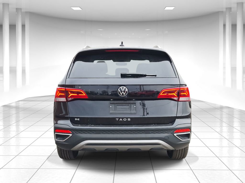Used 2024 Volkswagen Taos SE image 4