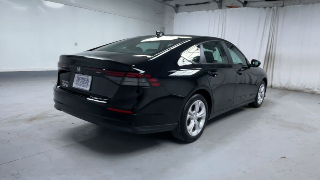 Used 2025 Honda Accord LX image 8