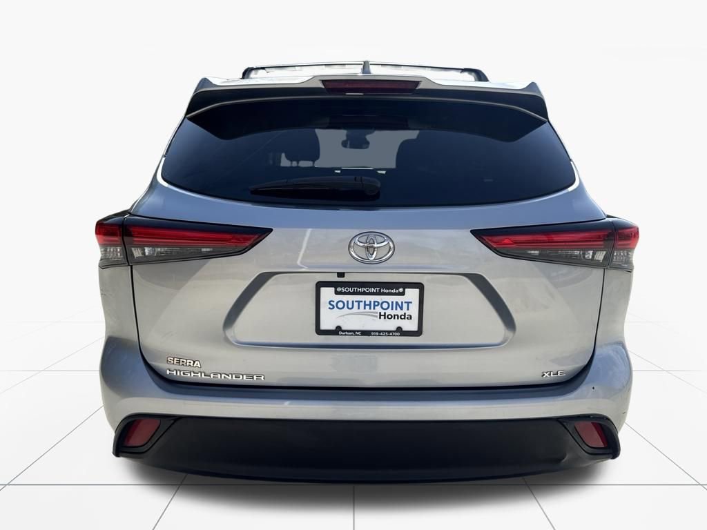 Used 2023 Toyota Highlander XLE image 7
