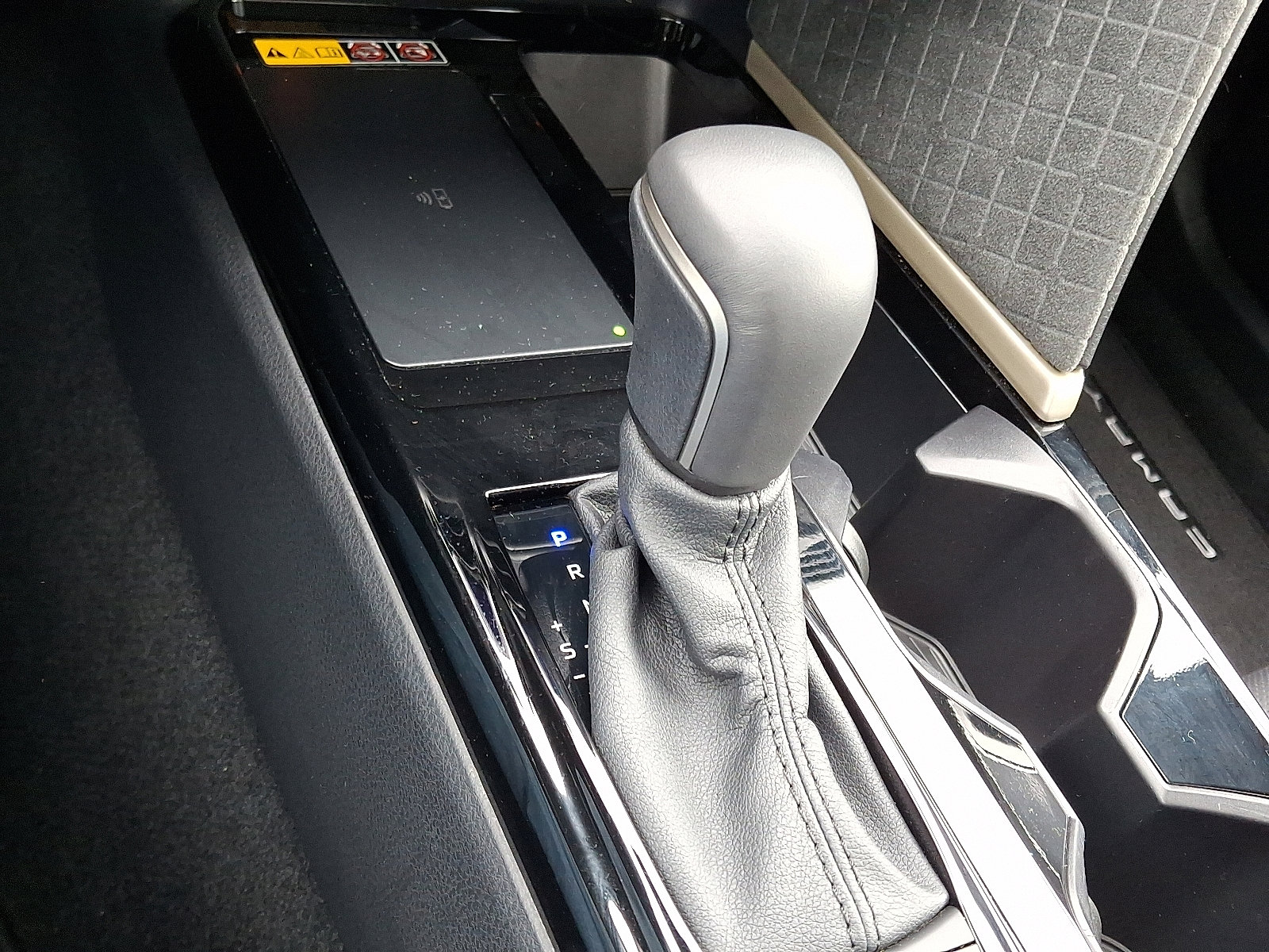 Used 2025 Toyota Camry XLE w/ Premium Plus Package image 15