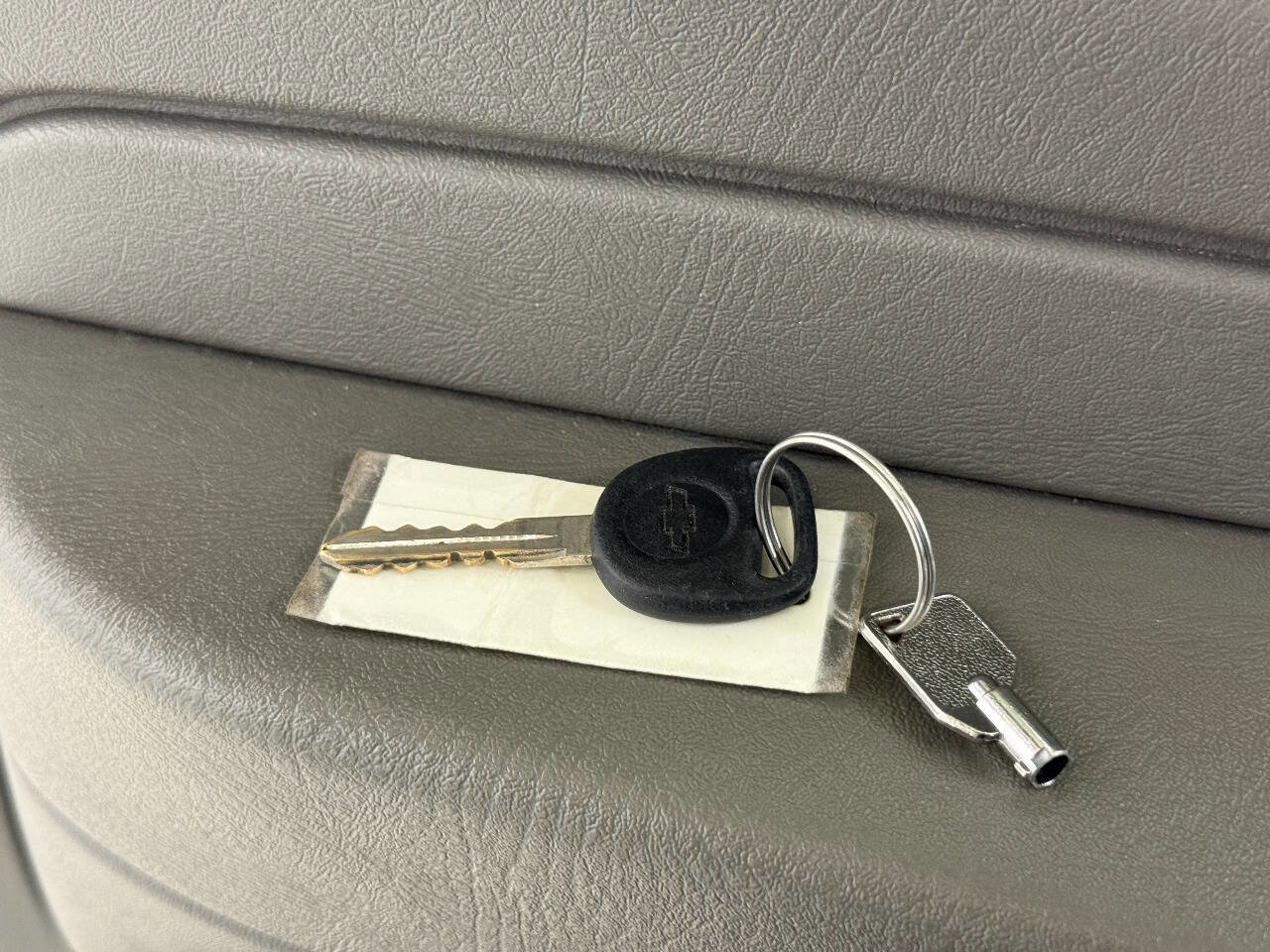 Used 2004 Chevrolet Express 3500 3500 2dr Commercial/Cutaway/Ch w/ School Bus Package image 83