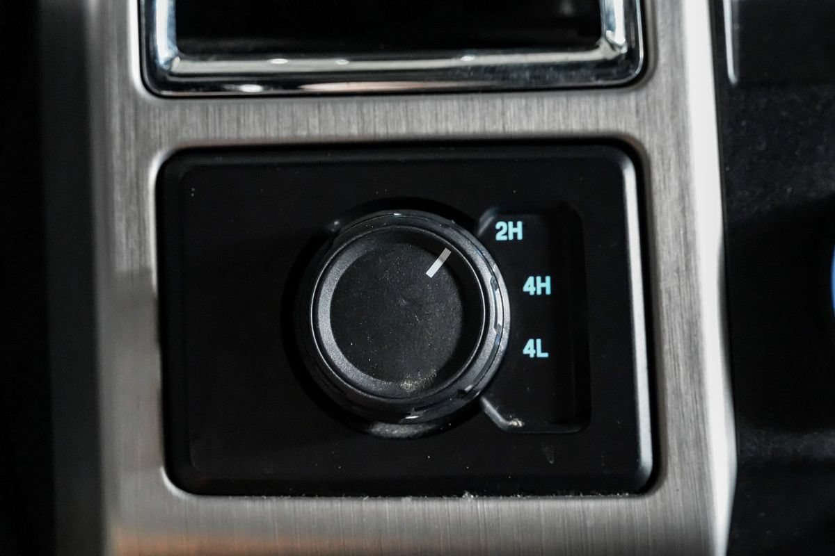 Used 2017 Ford F350 4x4 Crew Cab DRW Super Duty image 26