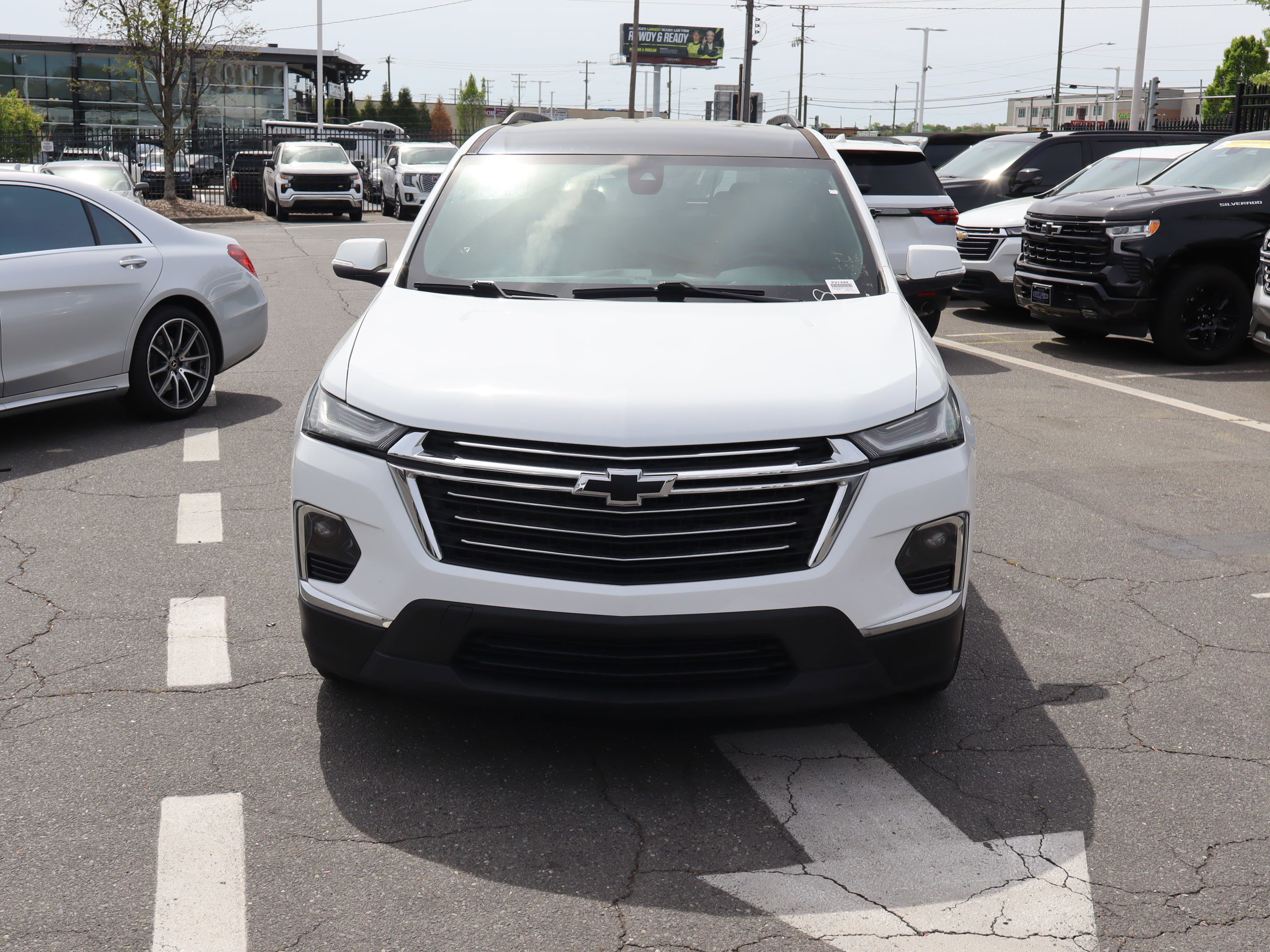 Used 2022 Chevrolet Traverse LT FWD image 3