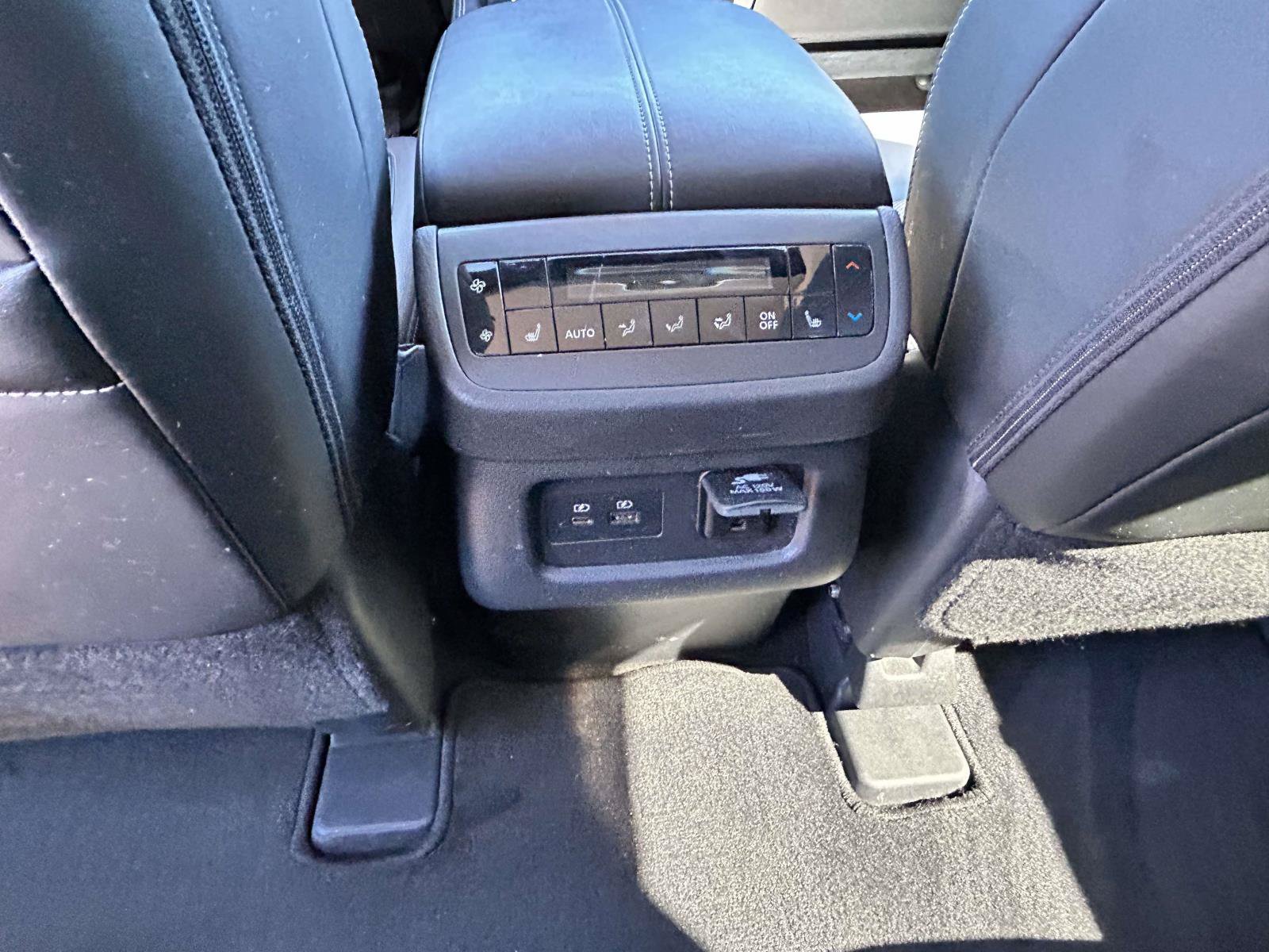Used 2023 Nissan Pathfinder Platinum AWD/4WD image 10