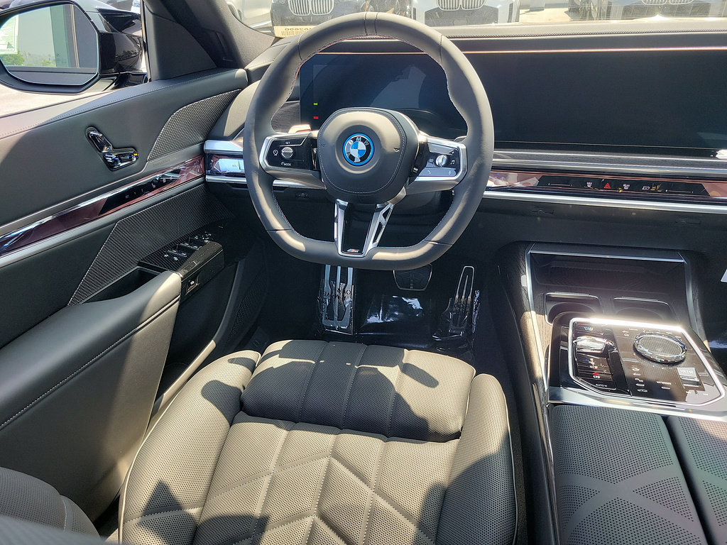 New 2026 BMW i7 M70 w/ Executive Package AWD/4WD image 12