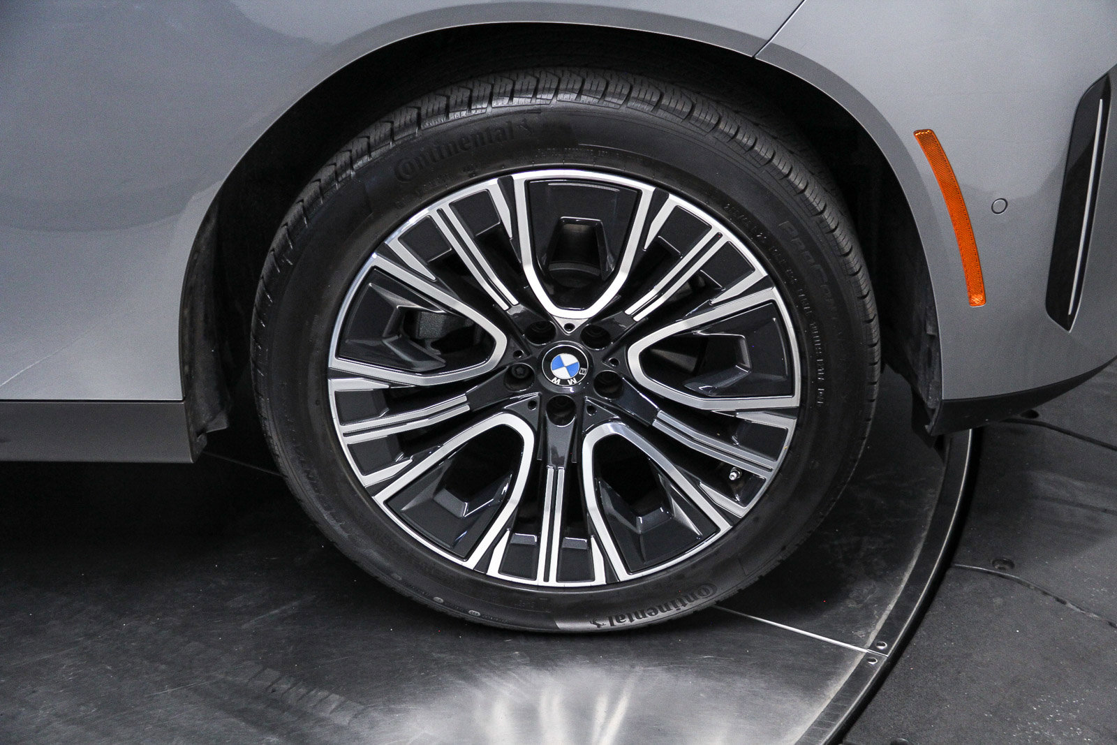 Used 2025 BMW X3 xDrive30i w/ Premium Package image 9