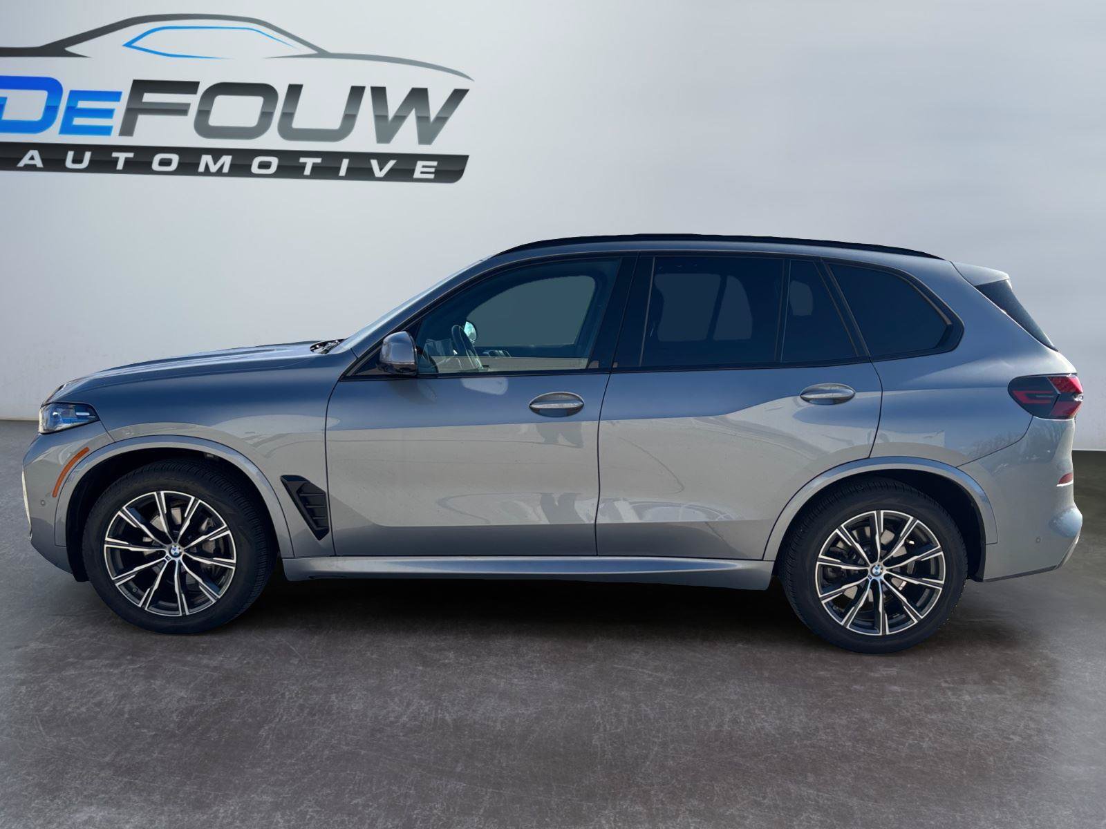 Used 2025 BMW X5 xDrive40i AWD/4WD image 18