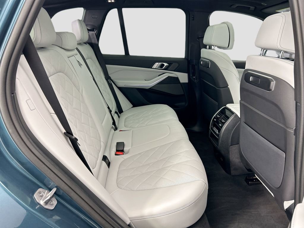 Certified 2026 BMW X5 xDrive40i w/ Climate Comfort Package image 21